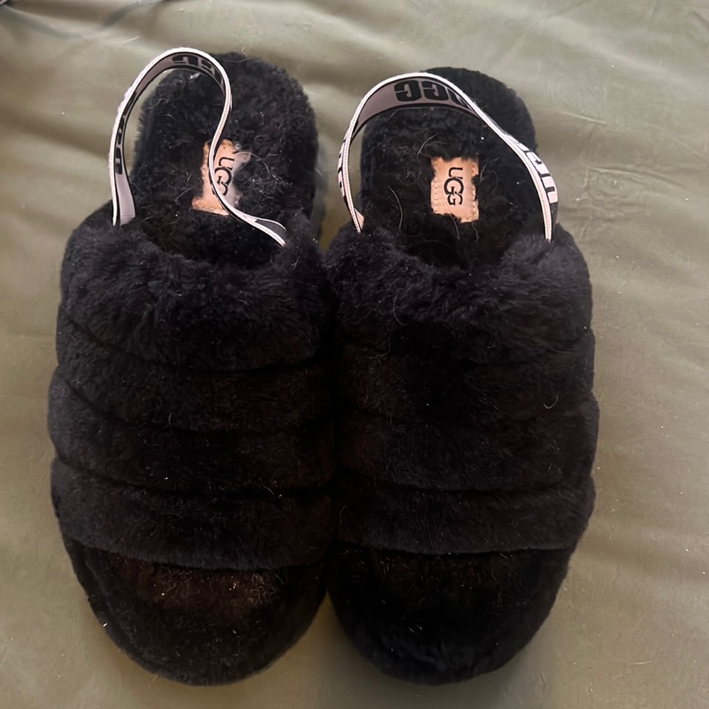 Ugg slippers size 8